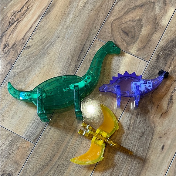 3 MAGNA-TILES dinosaur toys - Picture 1 of 6